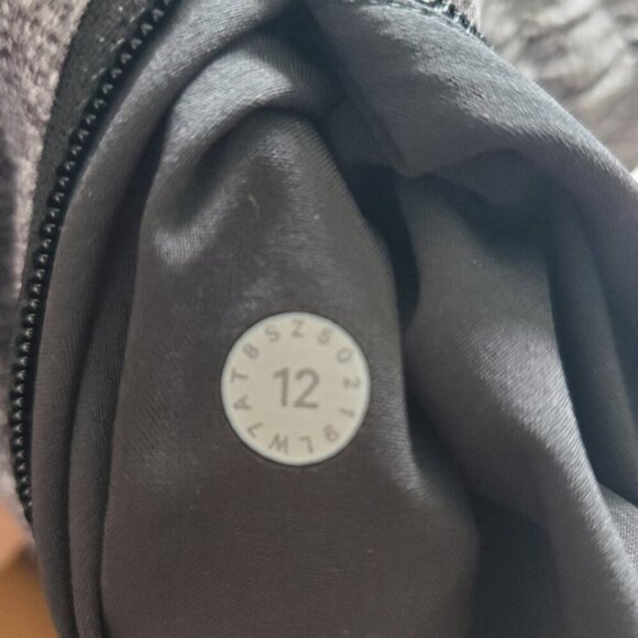 Lululemon Heather Lux Multi Black Tracker Short V Size 12 - Picture 10 of 12